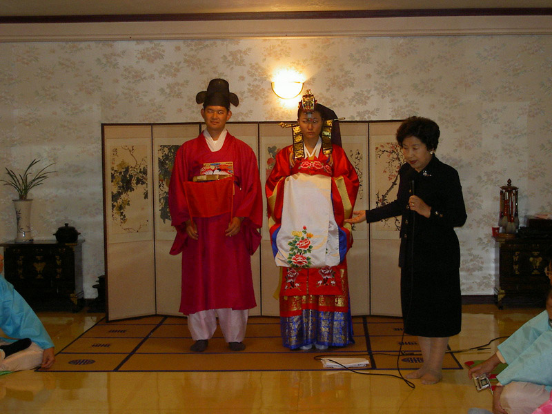 伝統婚礼の衣装